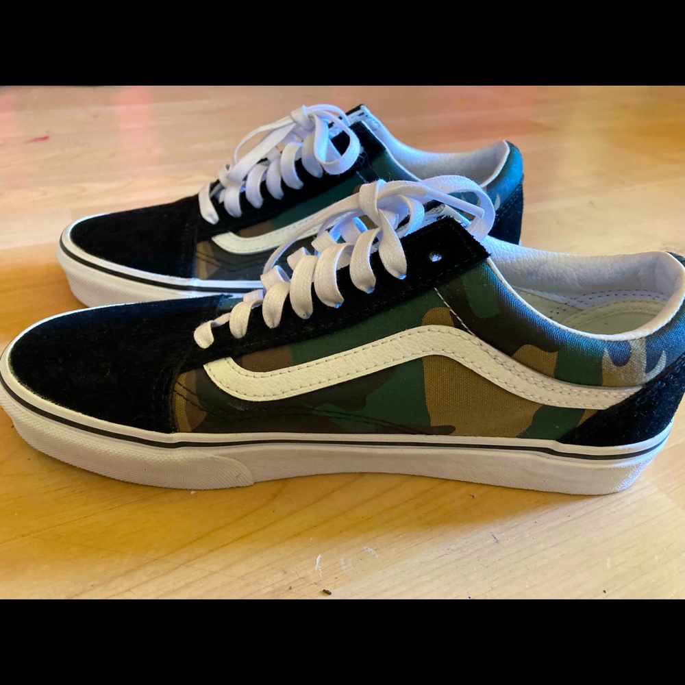 Old Skool lace up Vans.